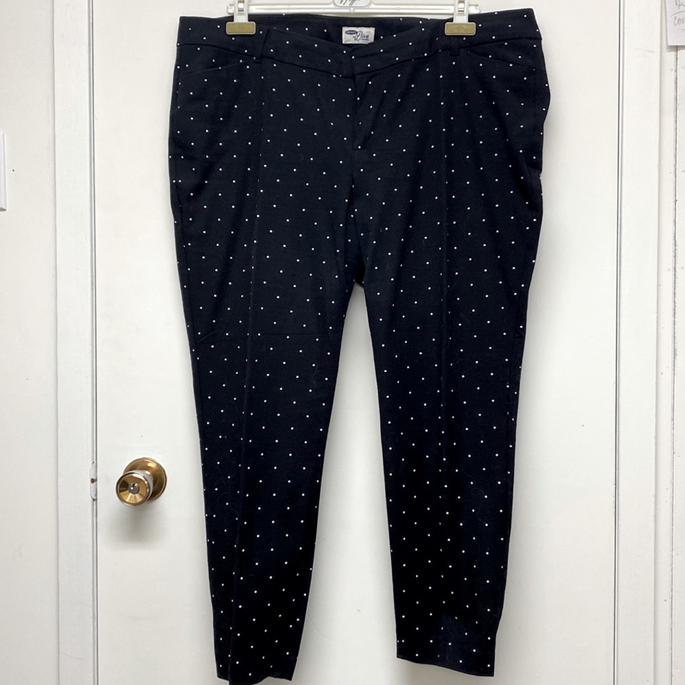 Polka dot slim leg pant